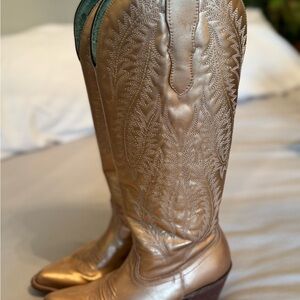 Corral Women's Embroidered Gold Boots